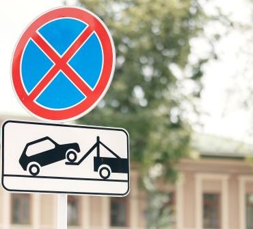 Towing Laws sign